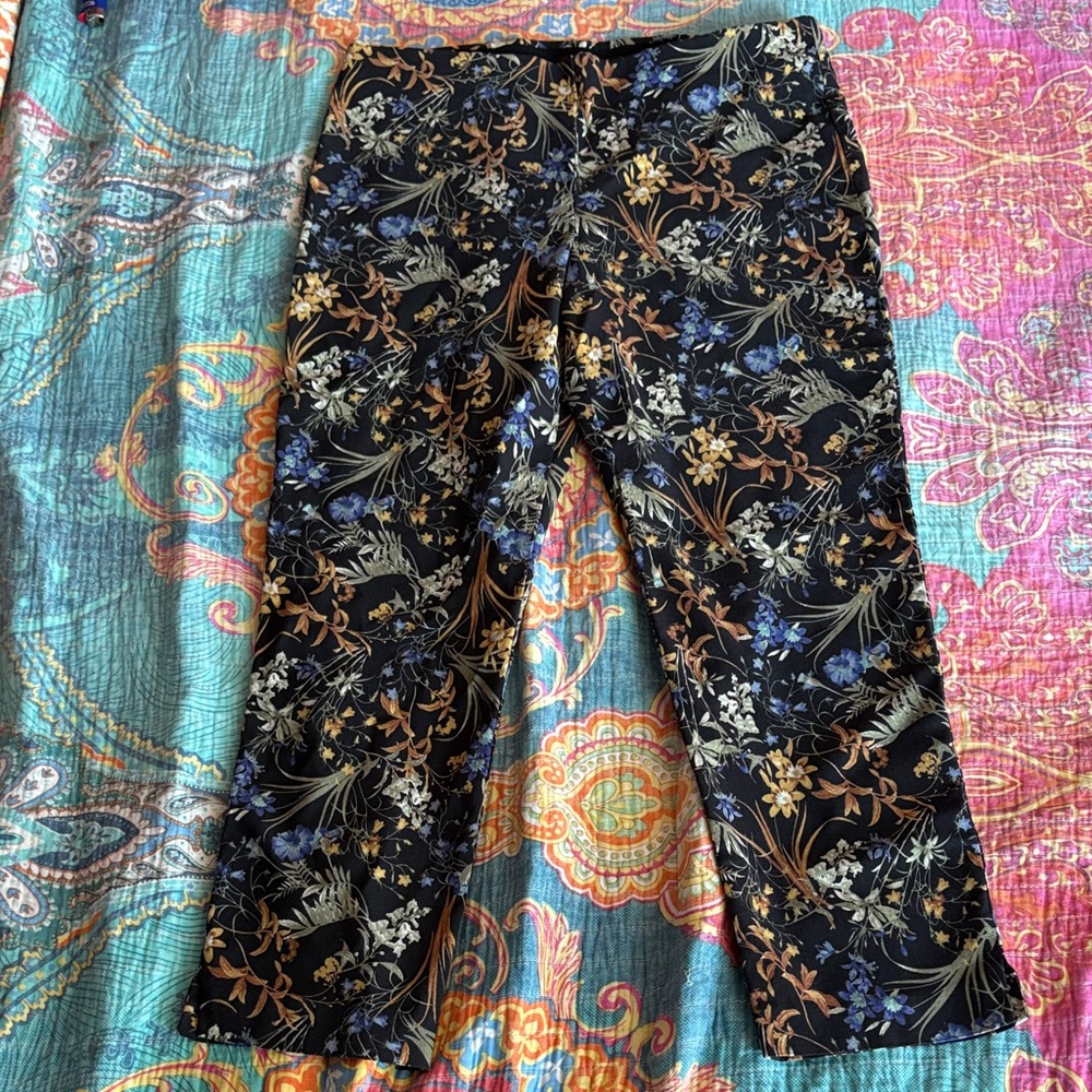 Counterparts Black Floral Capris